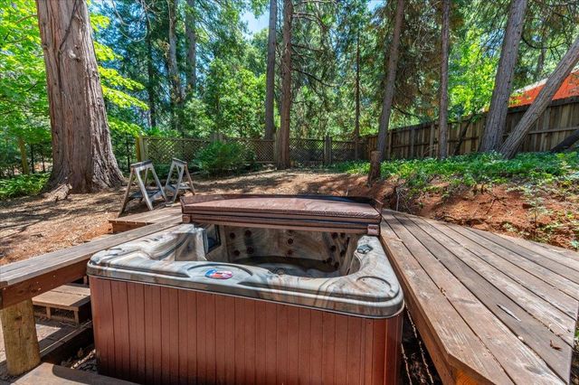 14207 Tim Burr Ln, Grass Valley, CA 95945