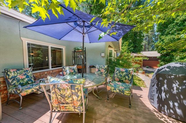 14207 Tim Burr Ln, Grass Valley, CA 95945