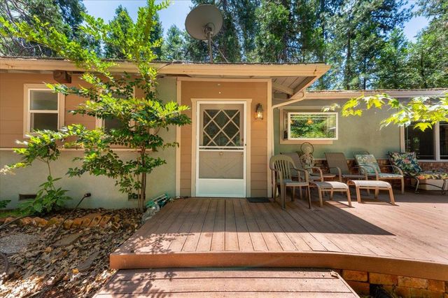 14207 Tim Burr Ln, Grass Valley, CA 95945