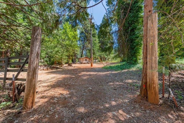 14207 Tim Burr Ln, Grass Valley, CA 95945