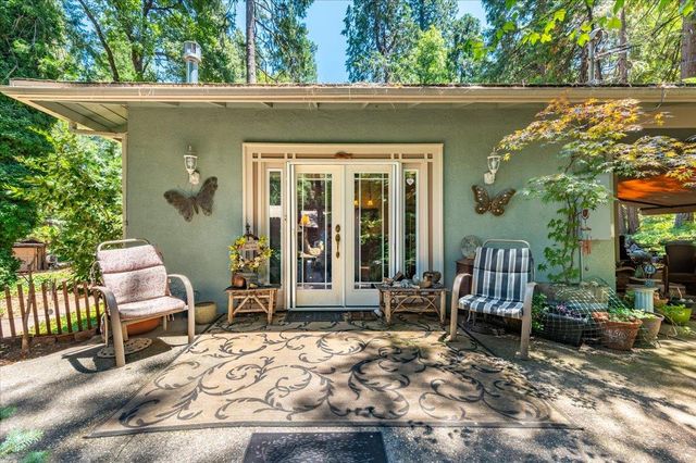 14207 Tim Burr Ln, Grass Valley, CA 95945