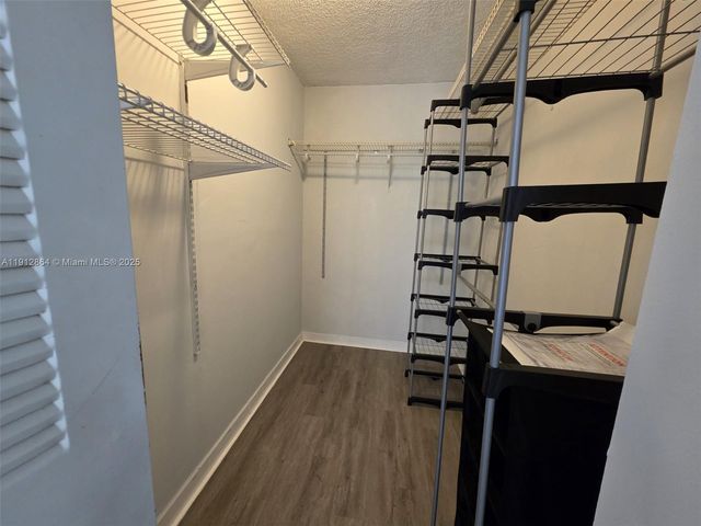 8321 NW 7th St 1-108, Miami, FL 33126