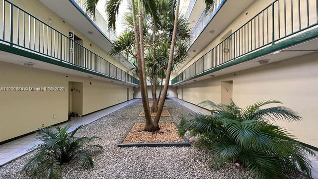 8321 NW 7th St 1-108, Miami, FL 33126