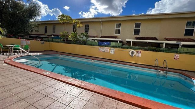 8321 NW 7th St 1-108, Miami, FL 33126