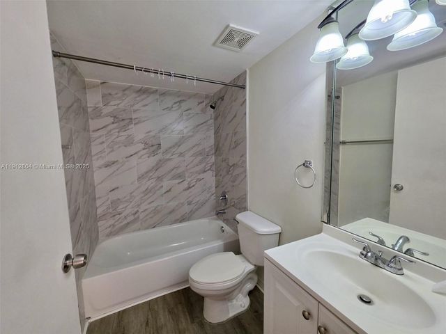 8321 NW 7th St 1-108, Miami, FL 33126