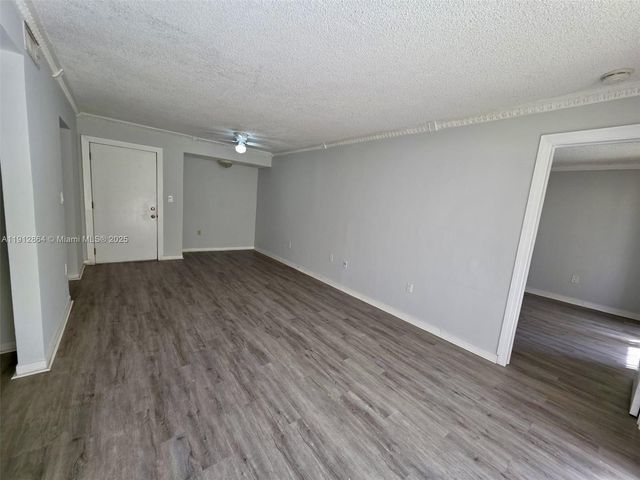 8321 NW 7th St 1-108, Miami, FL 33126