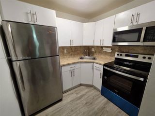 8321 NW 7th St 1-108, Miami, FL 33126