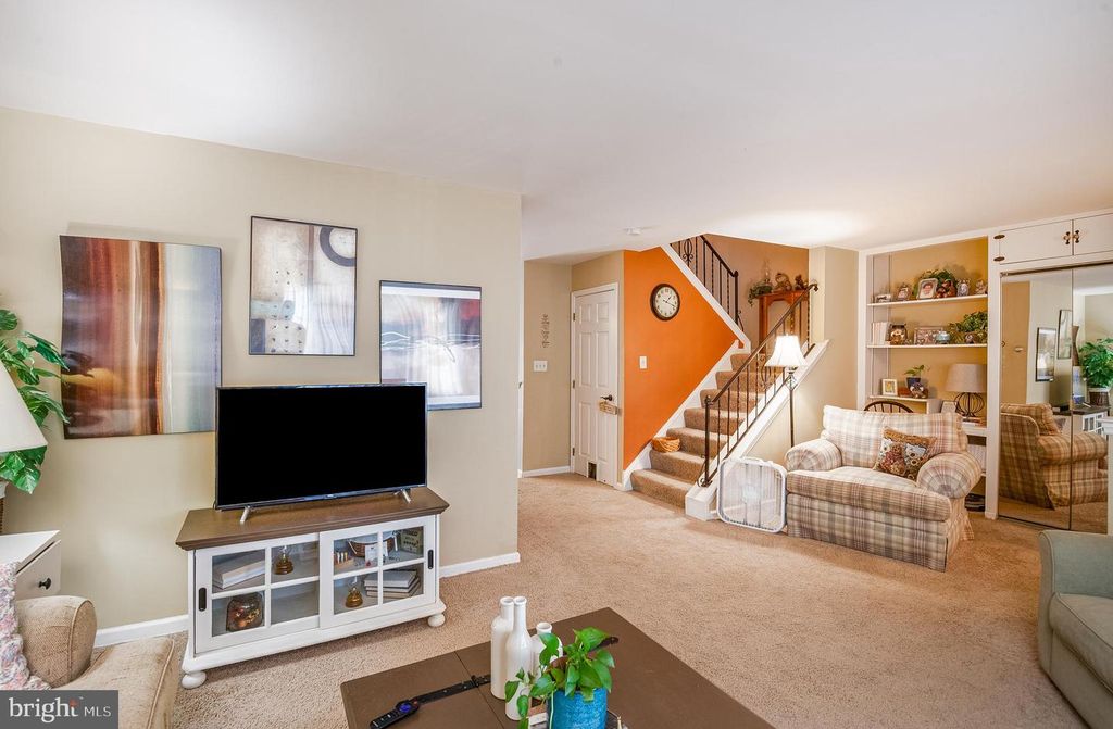 1043 FREDRICK BLVD, Reading, PA 19605