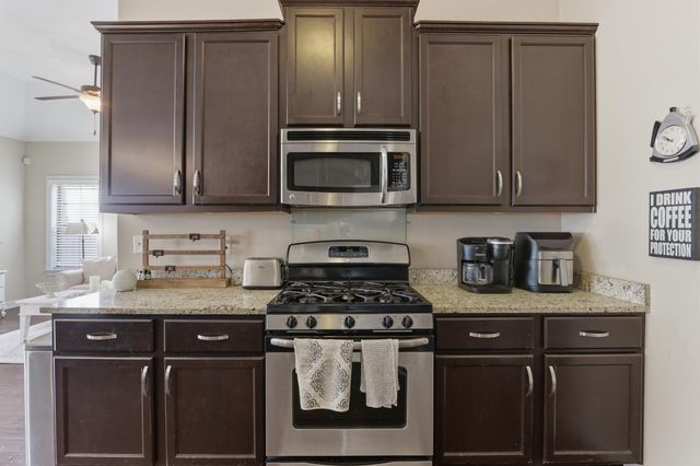 8285 FLETCHER RIDGE LN, Bartlett, TN 38133