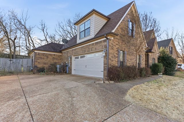 8285 FLETCHER RIDGE LN, Bartlett, TN 38133