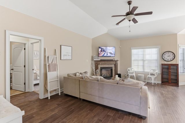 8285 FLETCHER RIDGE LN, Bartlett, TN 38133