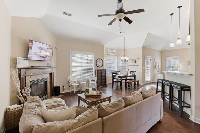 8285 FLETCHER RIDGE LN, Bartlett, TN 38133