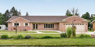 2915 N Cambridge Road, Lansing, MI 48911