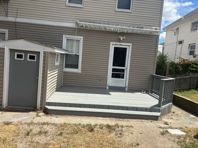 87 Smith, Fall River, MA 02721