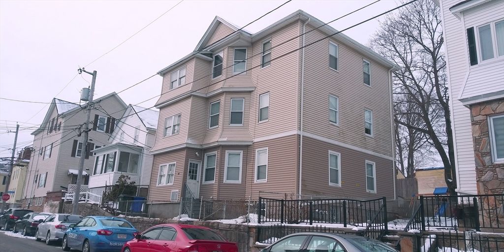 87 Smith, Fall River, MA 02721