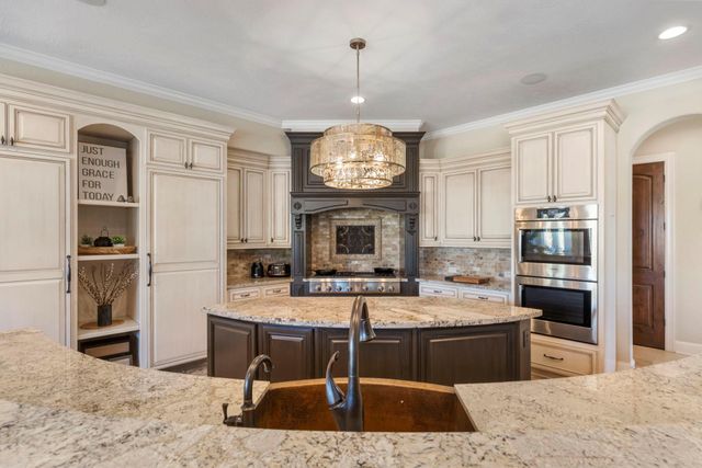 13 Pleasant Shadows Drive, Spring, TX 77389