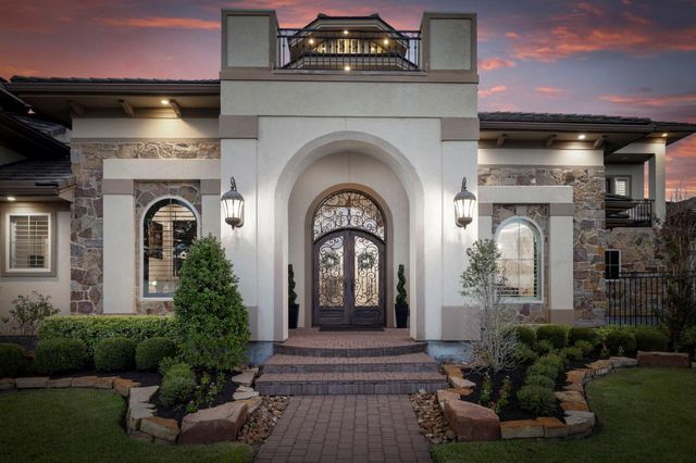 13 Pleasant Shadows Drive, Spring, TX 77389