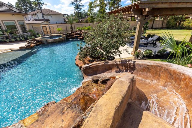 13 Pleasant Shadows Drive, Spring, TX 77389