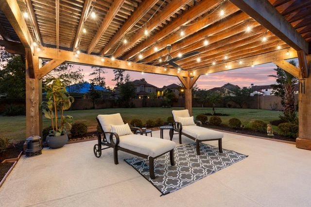 13 Pleasant Shadows Drive, Spring, TX 77389