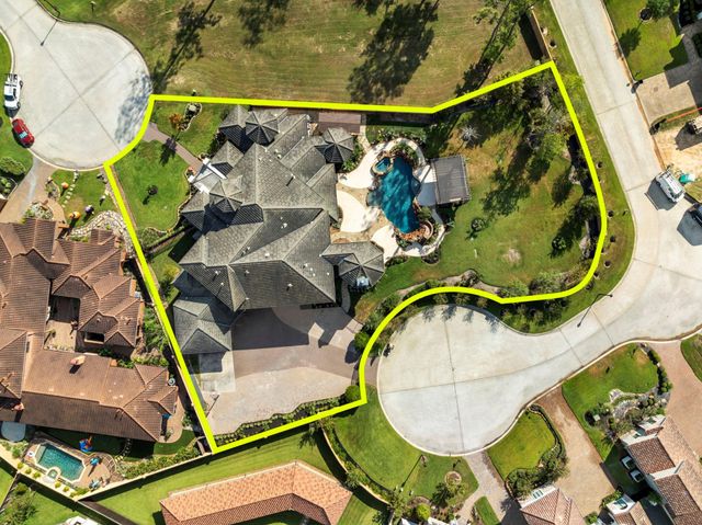 13 Pleasant Shadows Drive, Spring, TX 77389