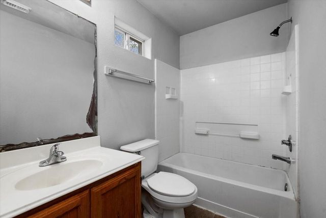 5518 Rio Alamo Street, Rosharon, TX 77583