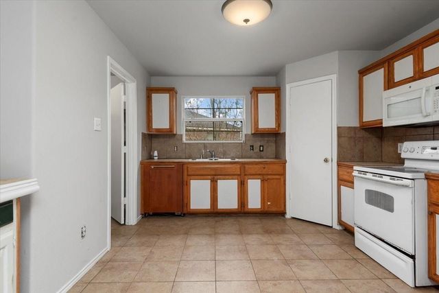 5518 Rio Alamo Street, Rosharon, TX 77583