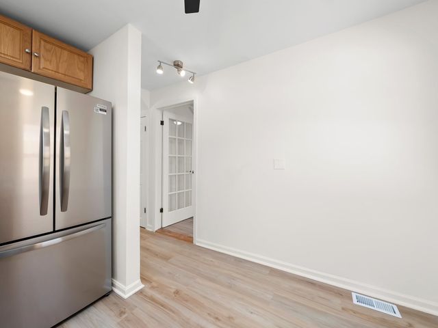 2433 S 17th Avenue, Broadview, IL 60155