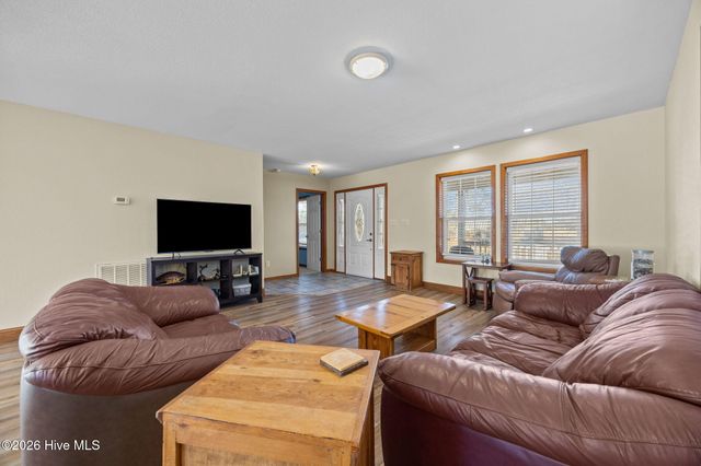 108 Young Rider Lane, Grandy, NC 27939