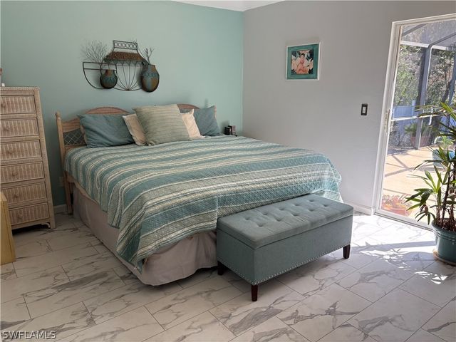 2500 Lee ST, Naples, FL 34112