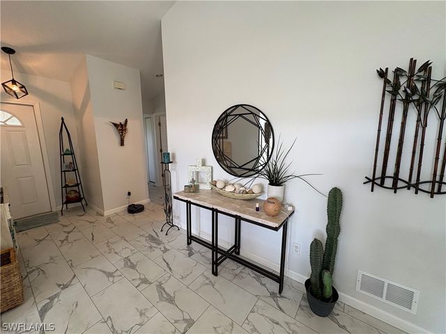 2500 Lee ST, Naples, FL 34112