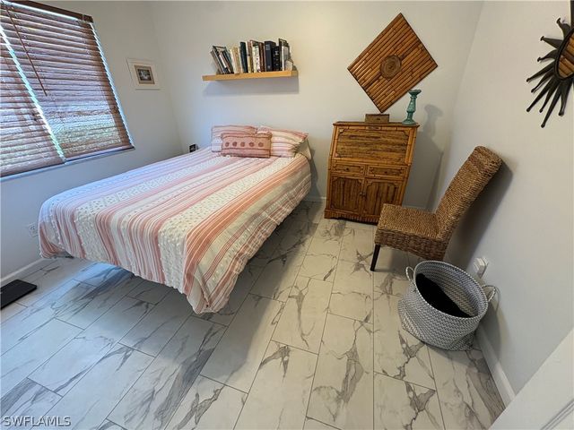 2500 Lee ST, Naples, FL 34112