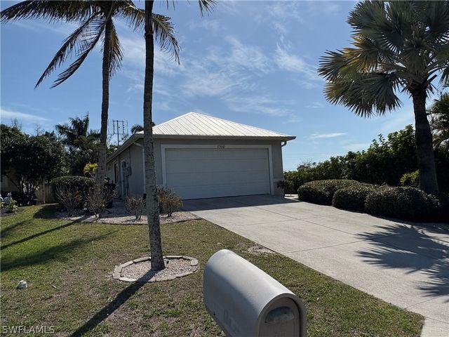 2500 Lee ST, Naples, FL 34112