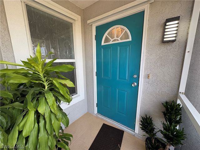 2500 Lee ST, Naples, FL 34112