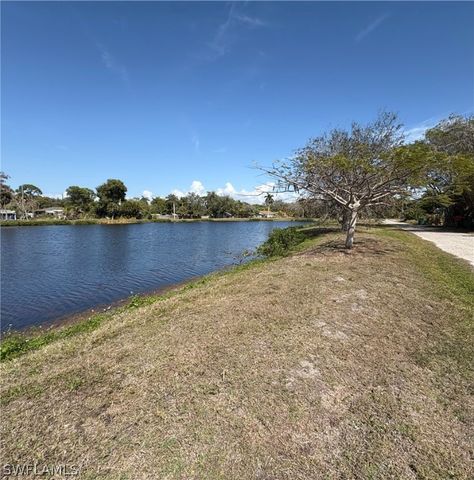 2500 Lee ST, Naples, FL 34112