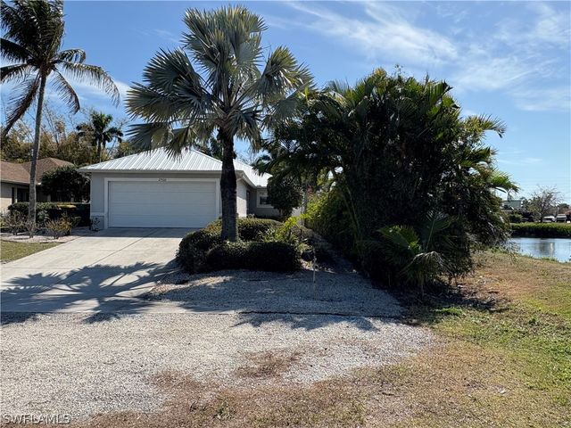 2500 Lee ST, Naples, FL 34112