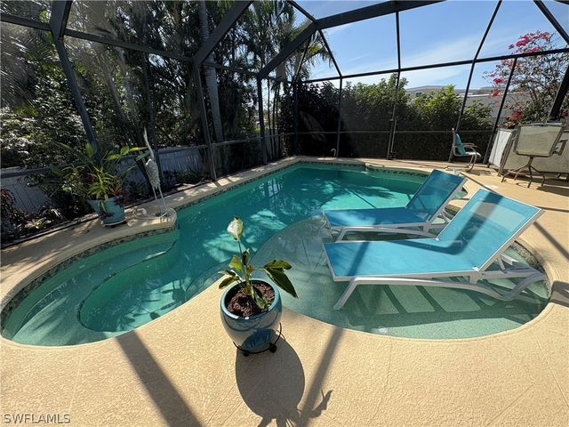 2500 Lee ST, Naples, FL 34112