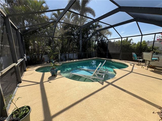 2500 Lee ST, Naples, FL 34112