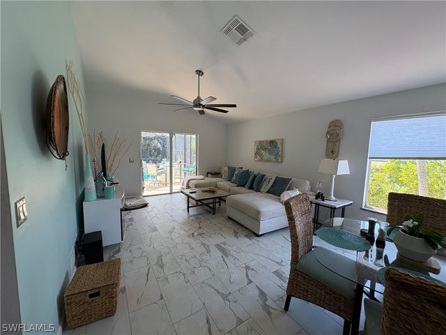 2500 Lee ST, Naples, FL 34112