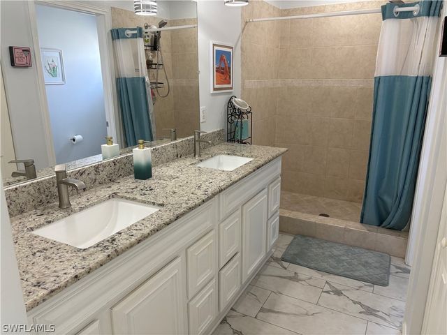 2500 Lee ST, Naples, FL 34112