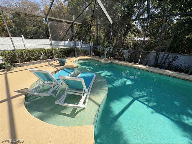 2500 Lee ST, Naples, FL 34112