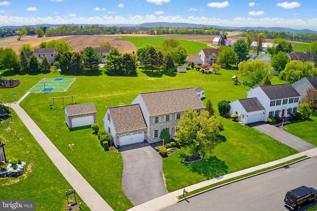 40 JEWEL DR, Mount Joy, PA 17552