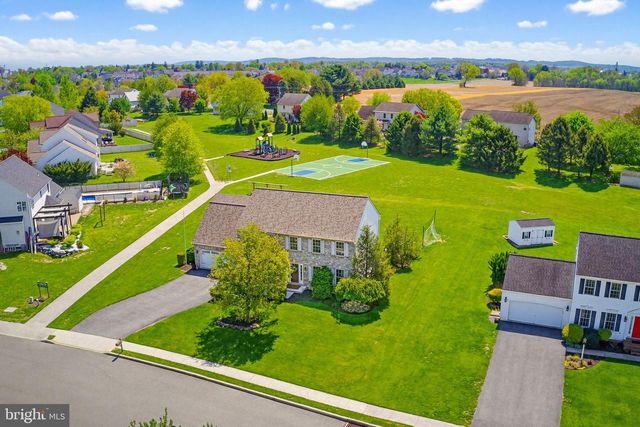 40 JEWEL DR, Mount Joy, PA 17552