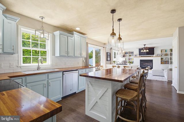 40 JEWEL DR, Mount Joy, PA 17552