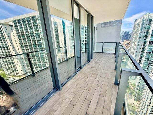 68 SE 6th Street 2707, Miami, FL 33131