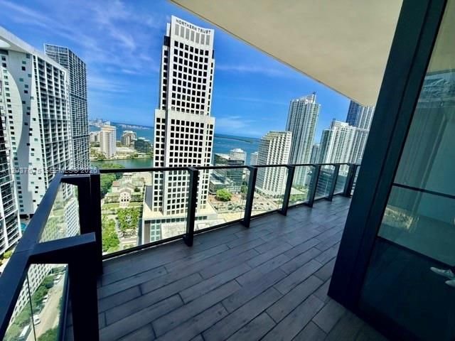68 SE 6th Street 2707, Miami, FL 33131