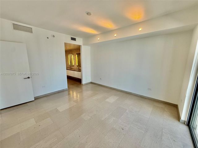 68 SE 6th Street 2707, Miami, FL 33131