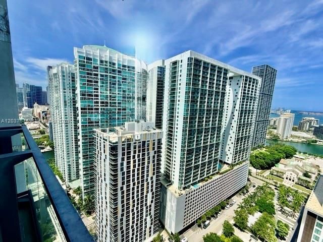 68 SE 6th Street 2707, Miami, FL 33131