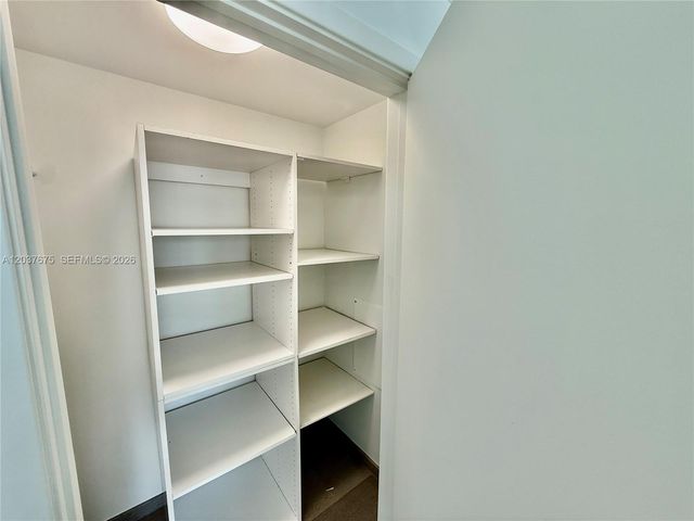68 SE 6th Street 2707, Miami, FL 33131