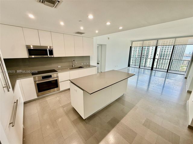 68 SE 6th Street 2707, Miami, FL 33131