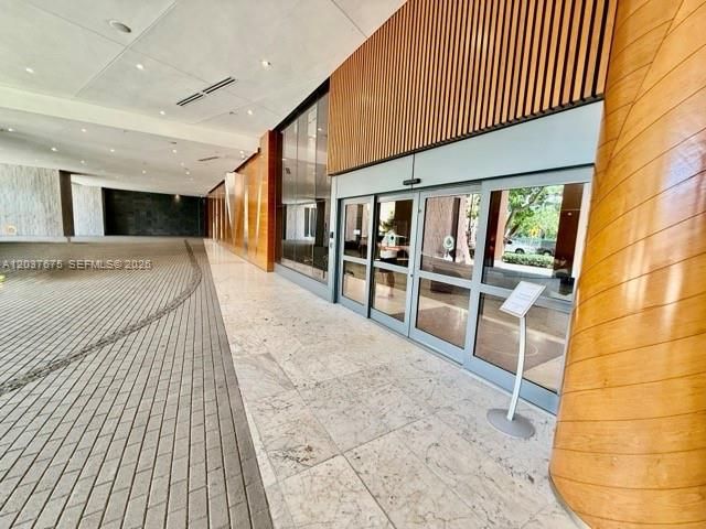 68 SE 6th Street 2707, Miami, FL 33131
